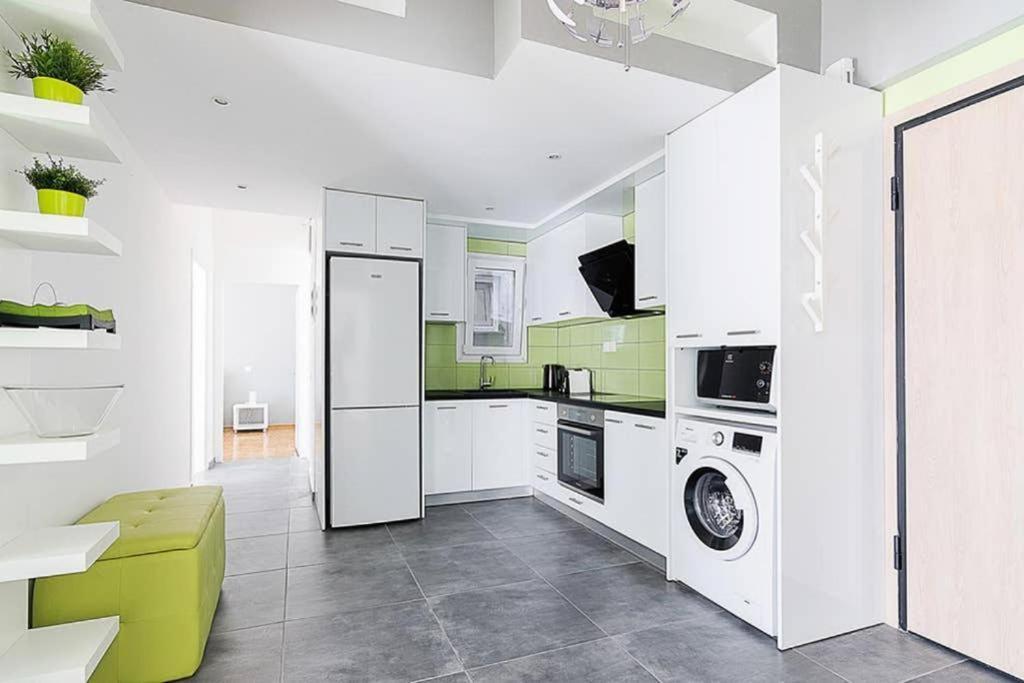 Sunlit 2Br Oasis In Metaxourghio 3Min From Metro Διαμέρισμα Αθήνα Εξωτερικό φωτογραφία
