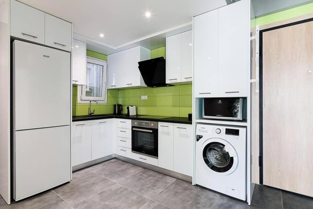 Sunlit 2Br Oasis In Metaxourghio 3Min From Metro Διαμέρισμα Αθήνα Εξωτερικό φωτογραφία